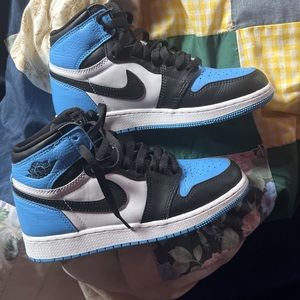 Jordan 1’s size 5